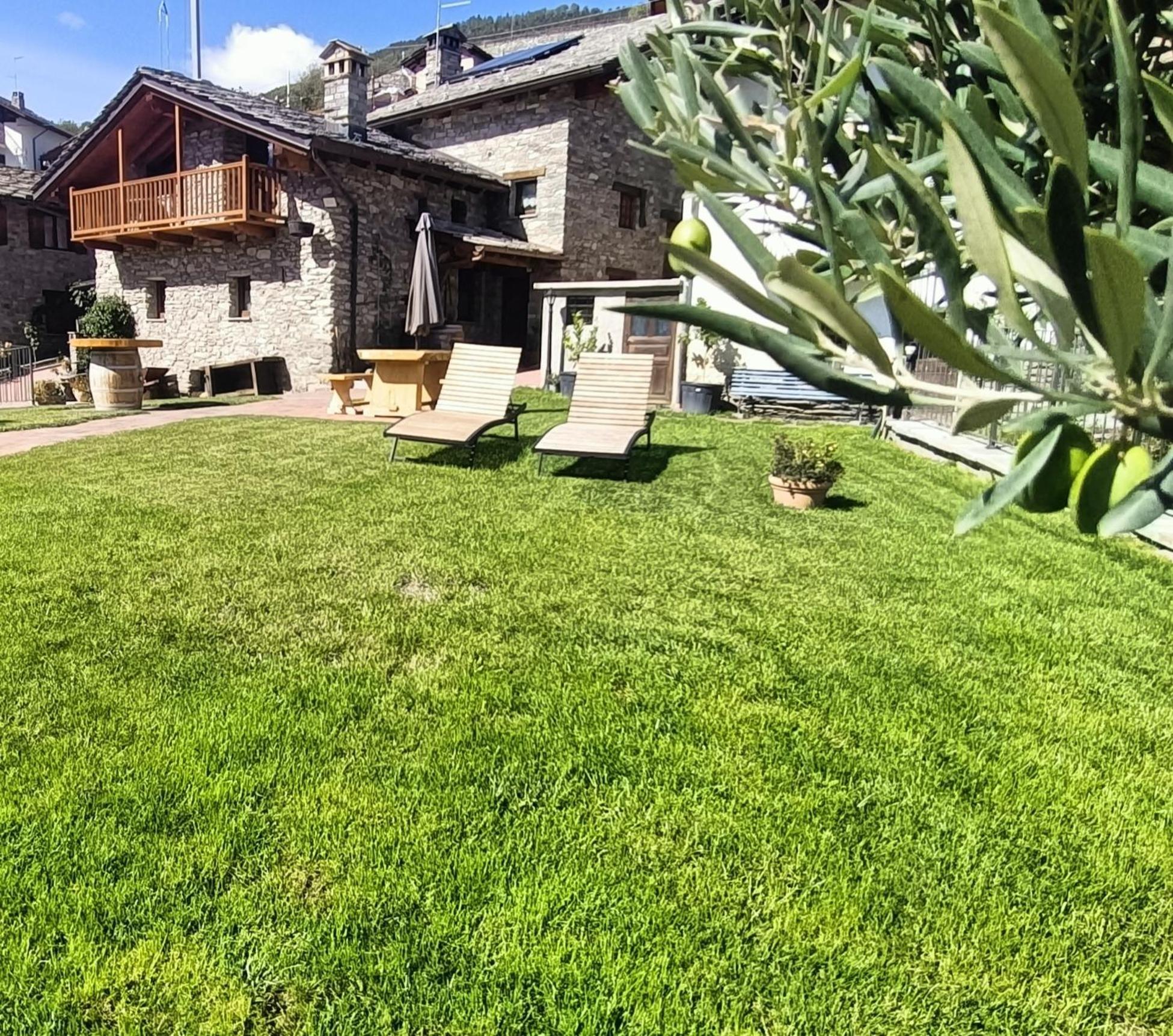 Le Temps Retrouve - Casa Tipica Con Giardino Villa วิลเนอเวอ ภายนอก รูปภาพ